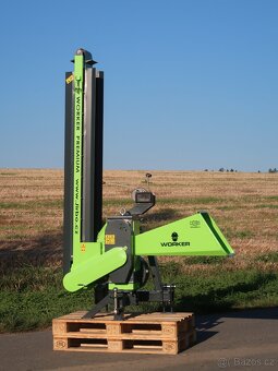 štěpkovac špalíkovač za traktor do120mm s dopravnikem - 4
