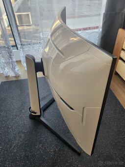 Samsung Odyssey Neo G8 – 32" - jako nový, bez vadných pixel - 4
