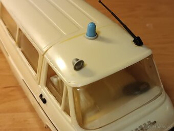 Staré autíčko Škoda 1203 KDN - 4