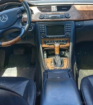 Mercedes CLS 500 benzín - 4