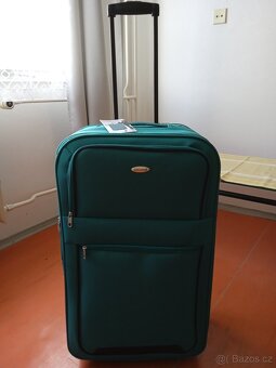 Nepoužitý velký kufr - 4