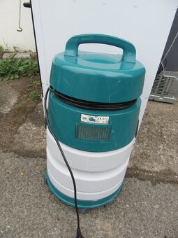 Nabízím vysavač Eta Neptun. Motor je plně funkční. Jen na - 4
