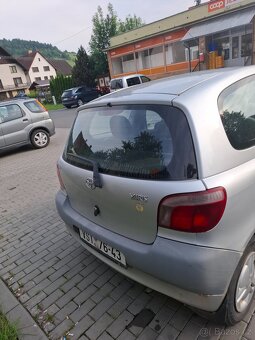 Toyota Yaris 1.0 - 4