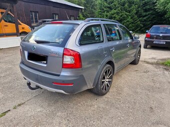 Škoda Octavia Scout - 4