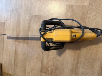 Elektrická pila dewalt aligator - 4