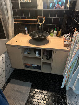 Koupelnová skříňka z březové překližky - 4