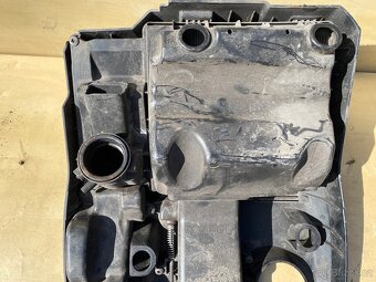 Kryt motoru Škoda Fabia 1.2 HTP - 4