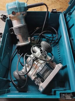 Horní frézka Makita RT0700C s nástavcem pro zanoření - 4