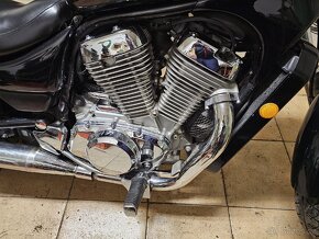 Suzuki Intruder VS 800 - 4