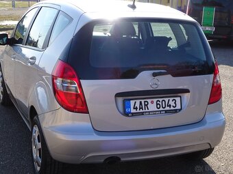 Mercedes Benz A 160 r.v.2011 manuál (servisní historie) - 4