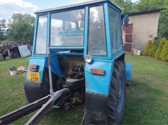 Prodám funkční garážovaný traktor Zetor 4611, r. v. 1969 - 4
