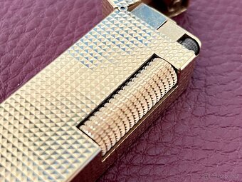 Dunhill Rollagas Zapalovač 60' léta, Diamond Cut - 4