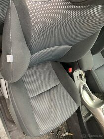 toyota auris 3dv.2011 náhradní díly 1,6i 97kw - 4