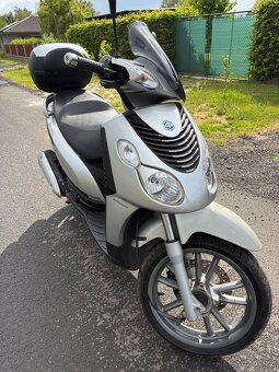 Piaggio Carnaby 125 es - 4