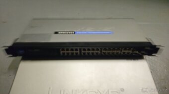 Switche Cisco linksys 24/48 portů - 4