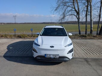 HYUNDAI KONA ELECTRIC 150KW 64kWh,12/2021, ZARUKA, PŮVOD ČR - 4