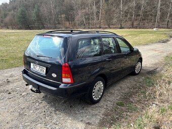 Prodám Ford Focus Kombi 1,6 benzin najeto 63 000 km - 4