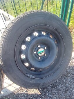 Zimní pneumatiky 215 60 r16c - 4