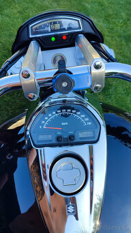 SUZUKI INTRUDER M1800R - 4