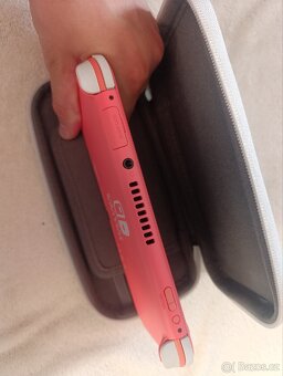 Nintendo Switch Lite - 4
