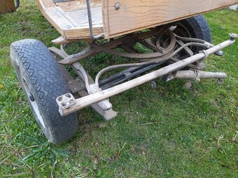 Prodám bryčku (kočár) za koně - 4