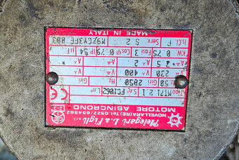 Prodám starší elektromotory 14 ks - 4