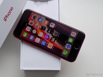 APPLE iPhone SE (2020) 256GB Red - ZÁRUKA - 100% BATERIE - 4