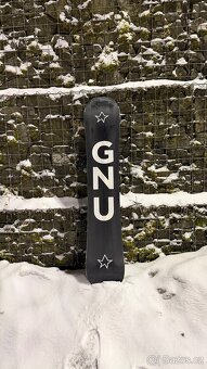 Snwoboard GNU Banked Country 155 - 4