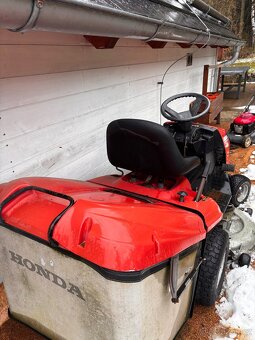 Zahradní traktor Honda 2218 - 4