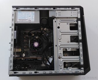 Počítač Lenovo - 4