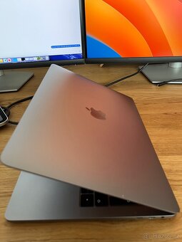 MacBook Pro 13” 2017, i5, 8 GB RAM, 512GB SSD - 4