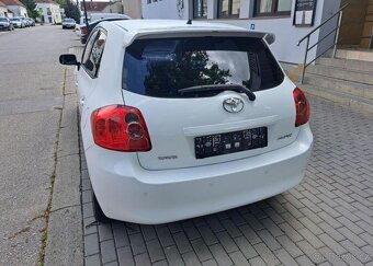 Toyota Auris 1,4 D4-D nafta manuál 66 kw - 4