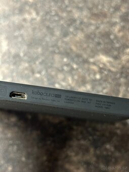 Čtečka knih KOBO AURA H20 2. edice 8GB 2 - 4