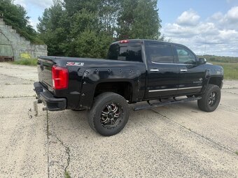 Chevrolet Silverado Z71 Black Widow - 4