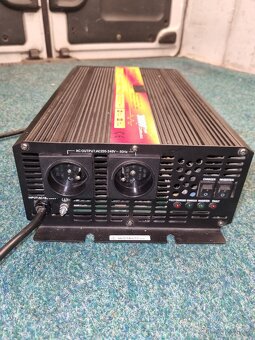 UPS Měnič napětí 12V 230V 3000W - 4