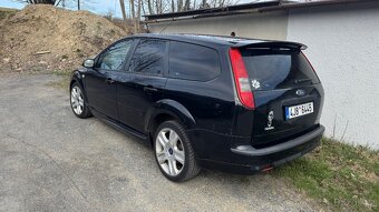 Ford Focus 2.0 - Na náhradní  díly  - 4