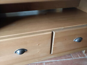 Oboustranný stolek IKEA masivní dřevo - 4
