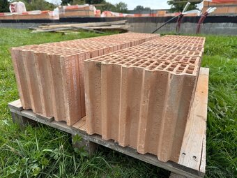 Cihla rohová broušená Porotherm 30 - 4