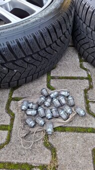 Komplet kola 7.0 x 17", 5 x 114.3, zimní pneu 215 50 R17 - 4