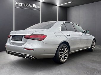 Mercedes E 300e 4MATIC: jako nový, 100% baterie, OFIC.ZÁRUKA - 4