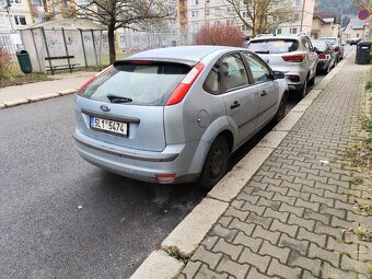 Ford Focus 1.6i - 4