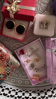 bižuterie v krabičkách - 4