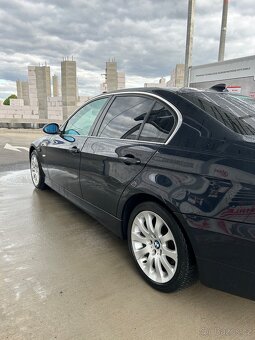 BMW e90 325i 160kw - 4