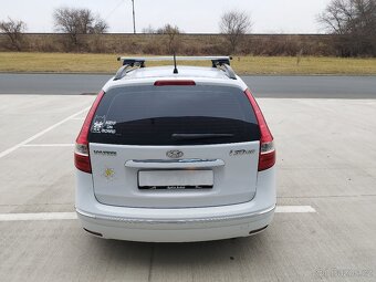 HYUNDAI i30, 1.4i, 2009,2.majitel,koupeno v ČR - 4