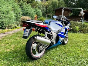 Suzuki GSX-R 750 - 4