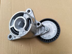 A 6542000070 - Napínací kladka MB - 4