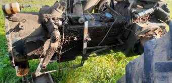 Prodám zadní část traktoru zetor 5611 - 4
