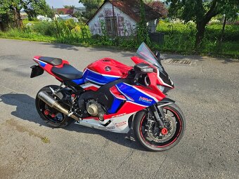 Honda CBR 1000 RR - 4
