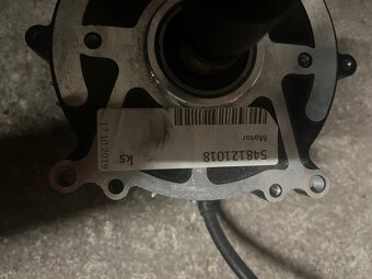 Motor s řídící jednotkou - 4