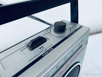 Radiomagnetofon Universum CTR 4042, rok 1981 - 4